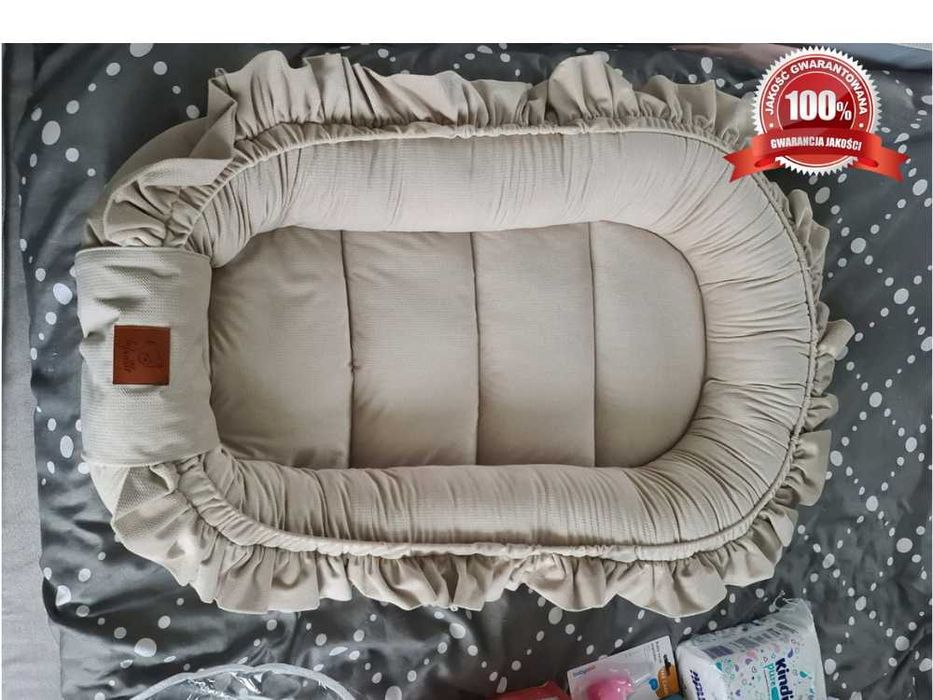 Kokon Niemowlęcy Velvet z Falbanką – Komfort i Elegancja *OKAZJA*
