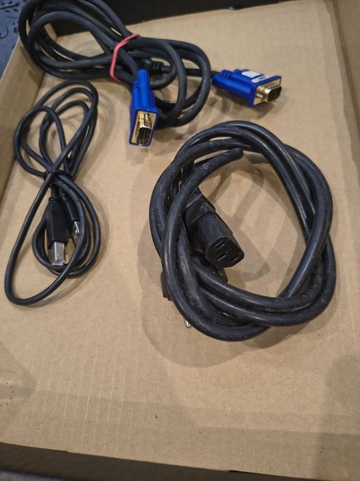 Kable hdmi, USB różne końcówki, internetowe, drukarki itp.