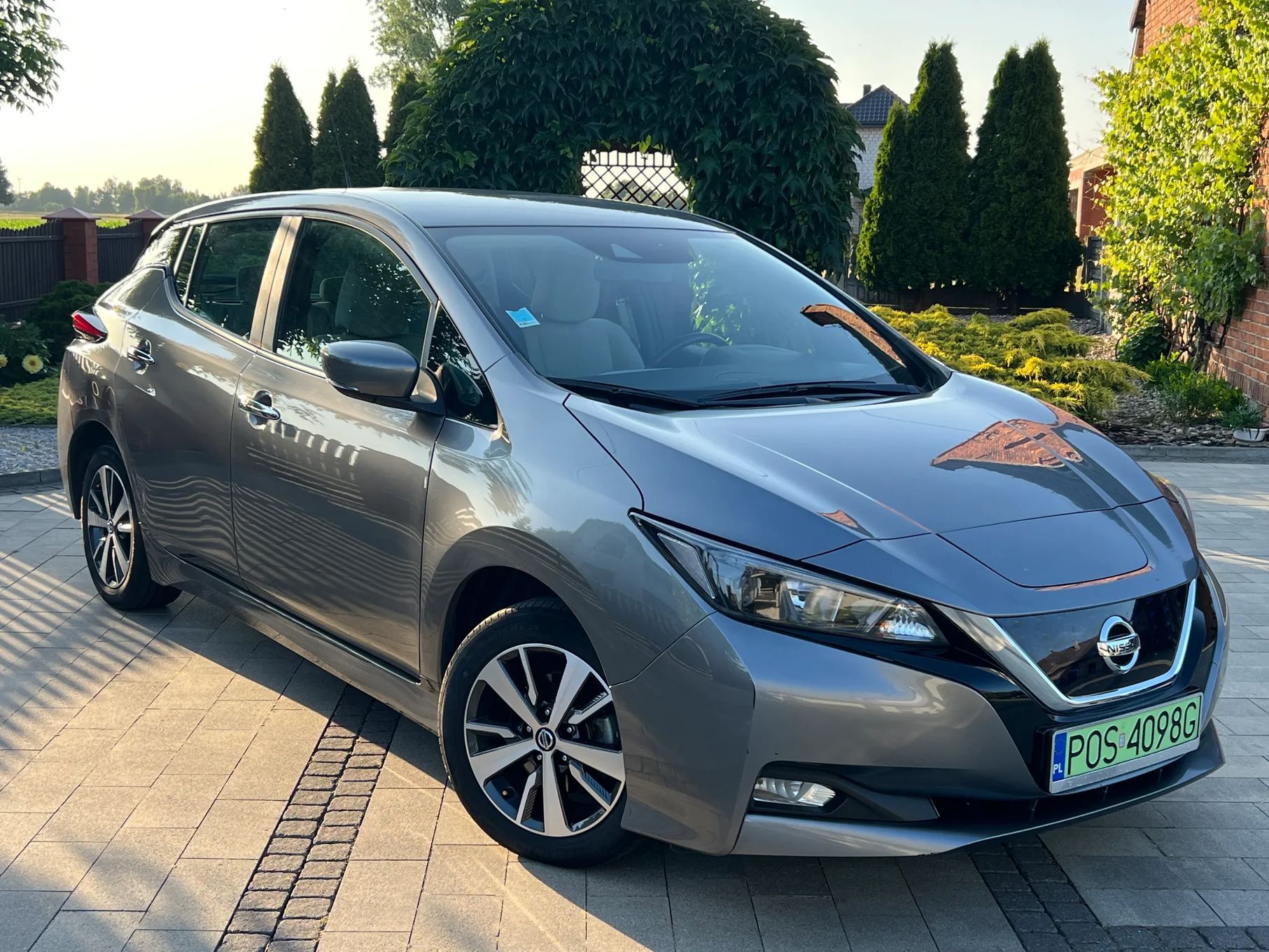 Nissan Leaf 40KWH Acenta, Jasne wnętrze