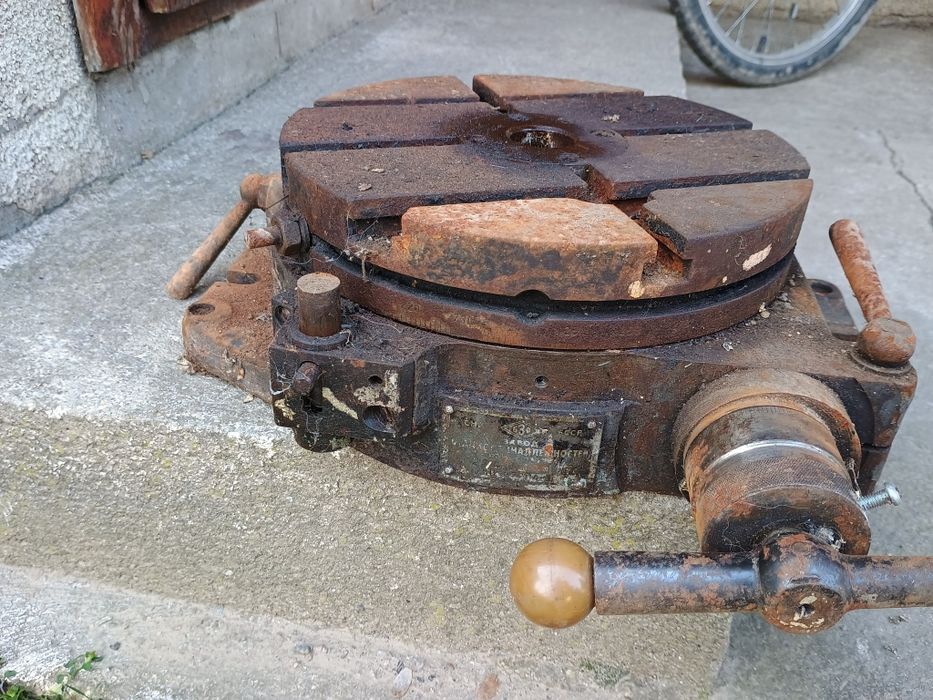 Сьемник  ссср , фреза отрезная Штангельциркуль. Поворотный стол