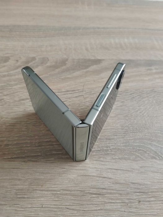 Telefon Samsung Flip 5 - 256/8GB