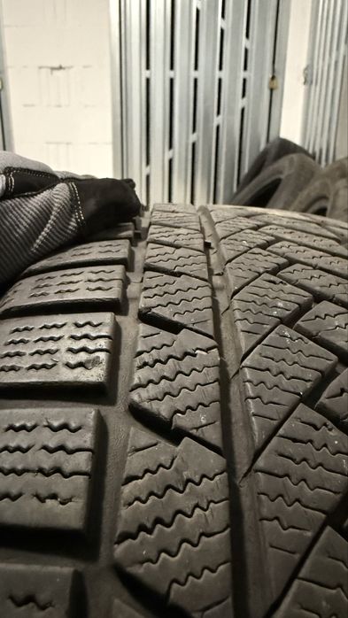 Opony zimowe komplet Continental 225/55/17 17”