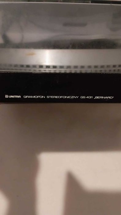 Gramofon wraz ze wzmacniaczem