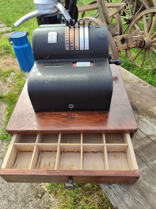 Drewniane duże beczki do ogrodu