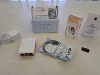 Raspberry Pi 5 8 GB Starter Kit