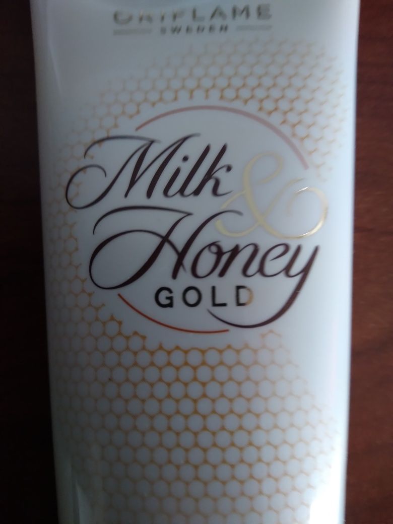 Nawilżający krem do rąk Milk&Homey Gold -