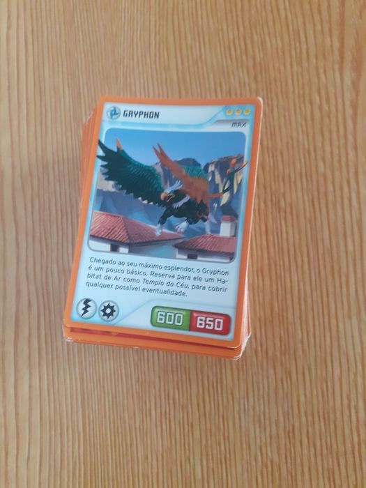 123 Cartas Invizimals comuns – originais em português, bom estado