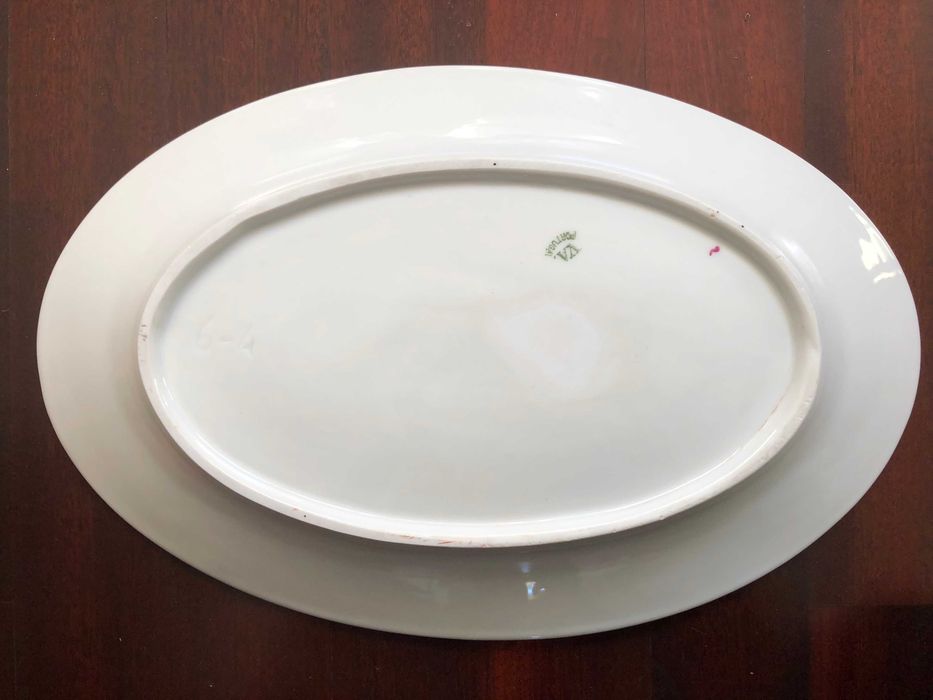 Serviço Vista Alegre rosas inicio sec XX pratos rasos, sopa e terrina