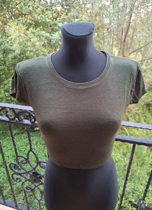 Ciemnozielony top crop top marka FB Sister rozmiar S 36