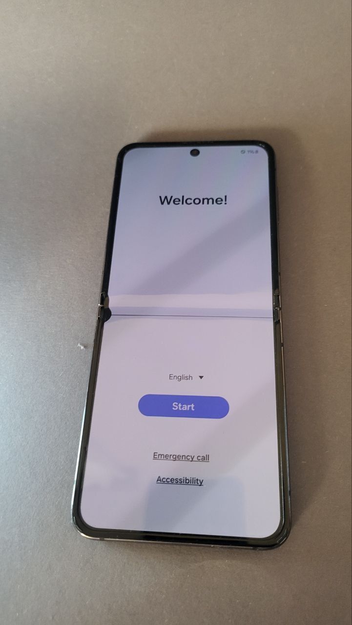 02 Samsung FLIP 5 256 gb Snapdragon гарний стан зовні Нюанс з дисплеєм