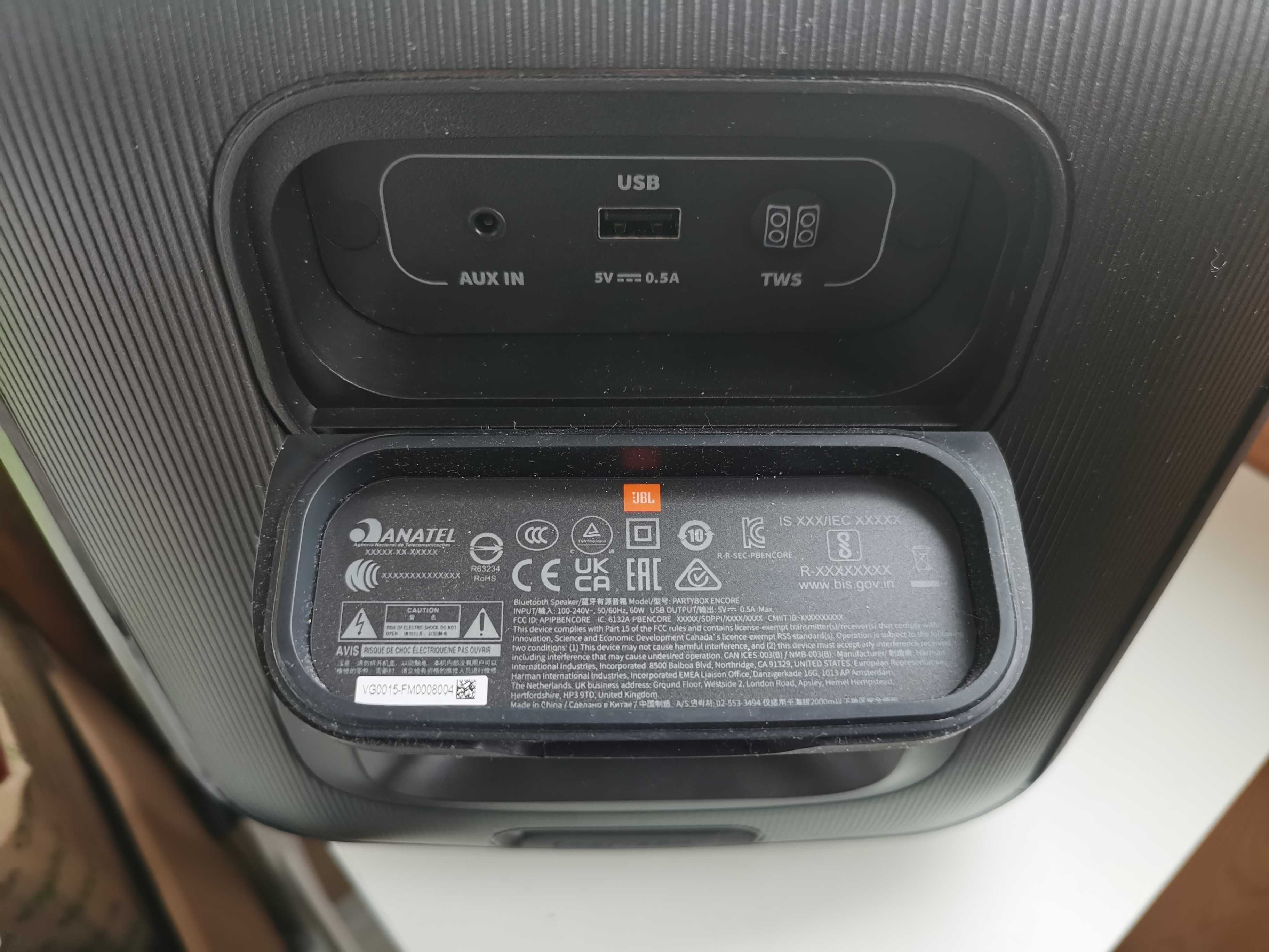 Jbl partybox Encore портативна колонка з мікрофоном в новому стані