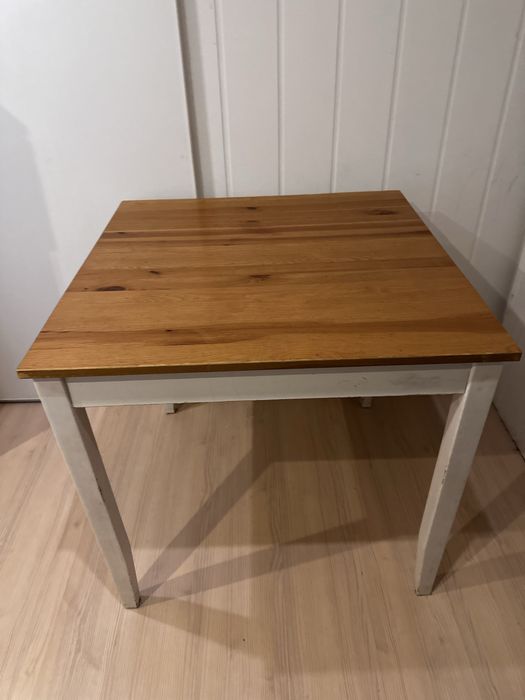 Maly stół drewniany Ikea 75x75