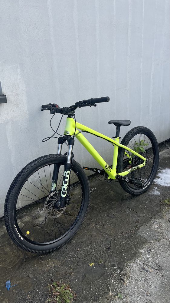 Rower Dirt Commencal Absolut +Manitou Circus