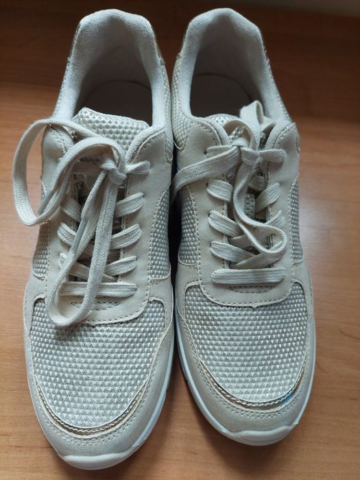 Sneakers Clara Barson na koturnie, nowe !