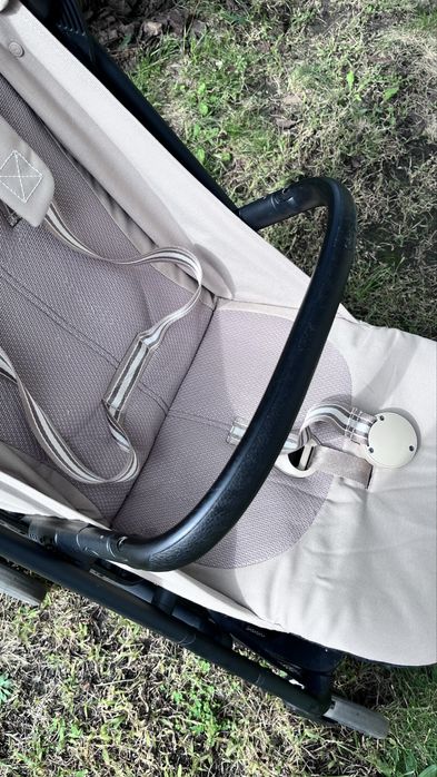 Прогулянкова коляска Cybex Beezy beige