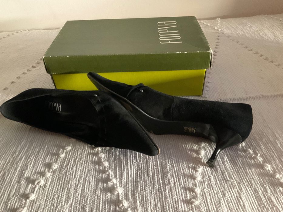 Sapatos de camurça pretos
