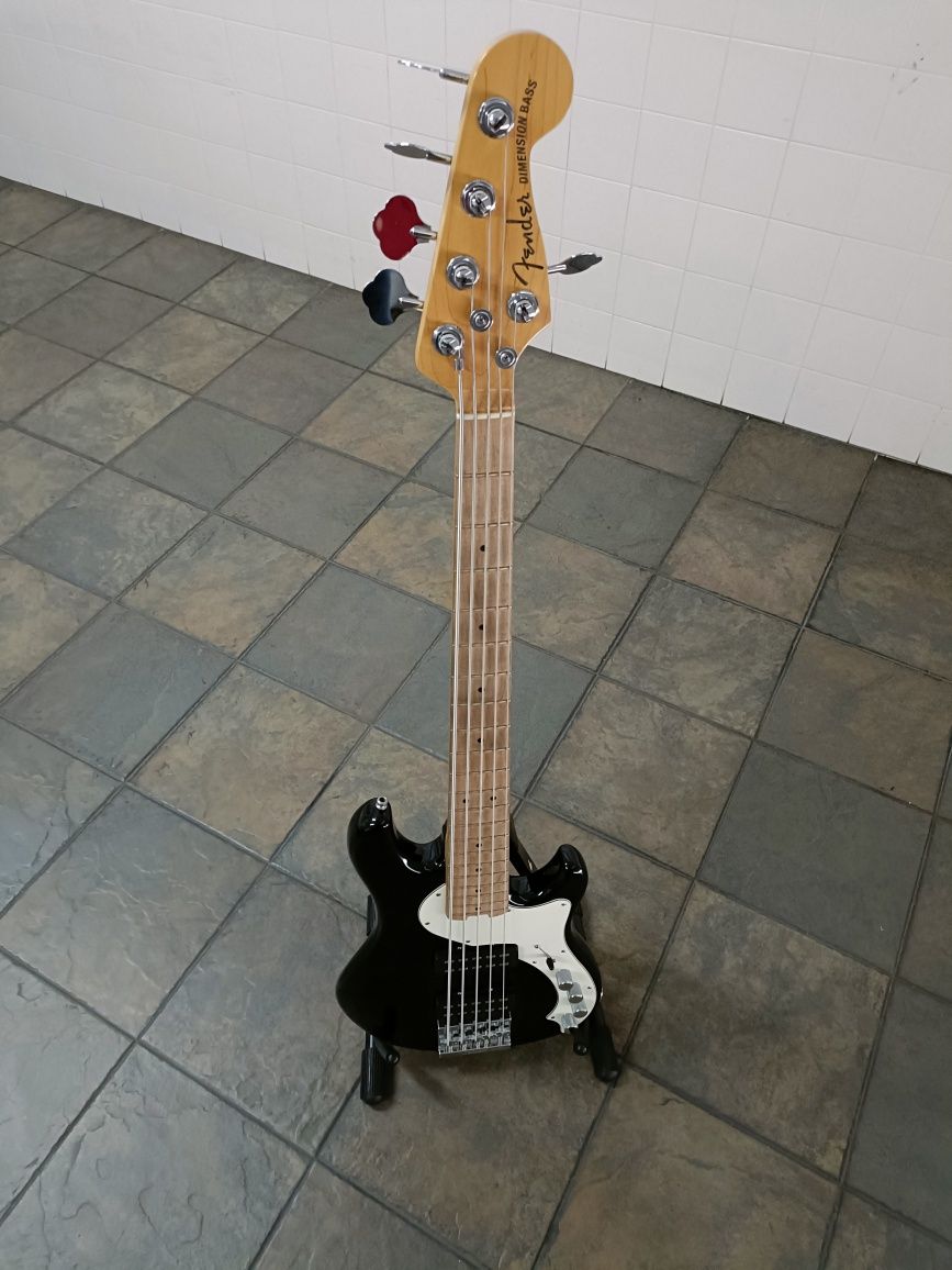 Fender AM, Dimension HH V seminovo.