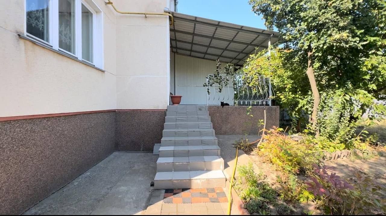 Продам хозяйський будинок в Царському селі