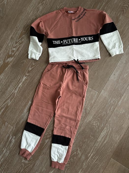 Костюм на дівчинку 134см