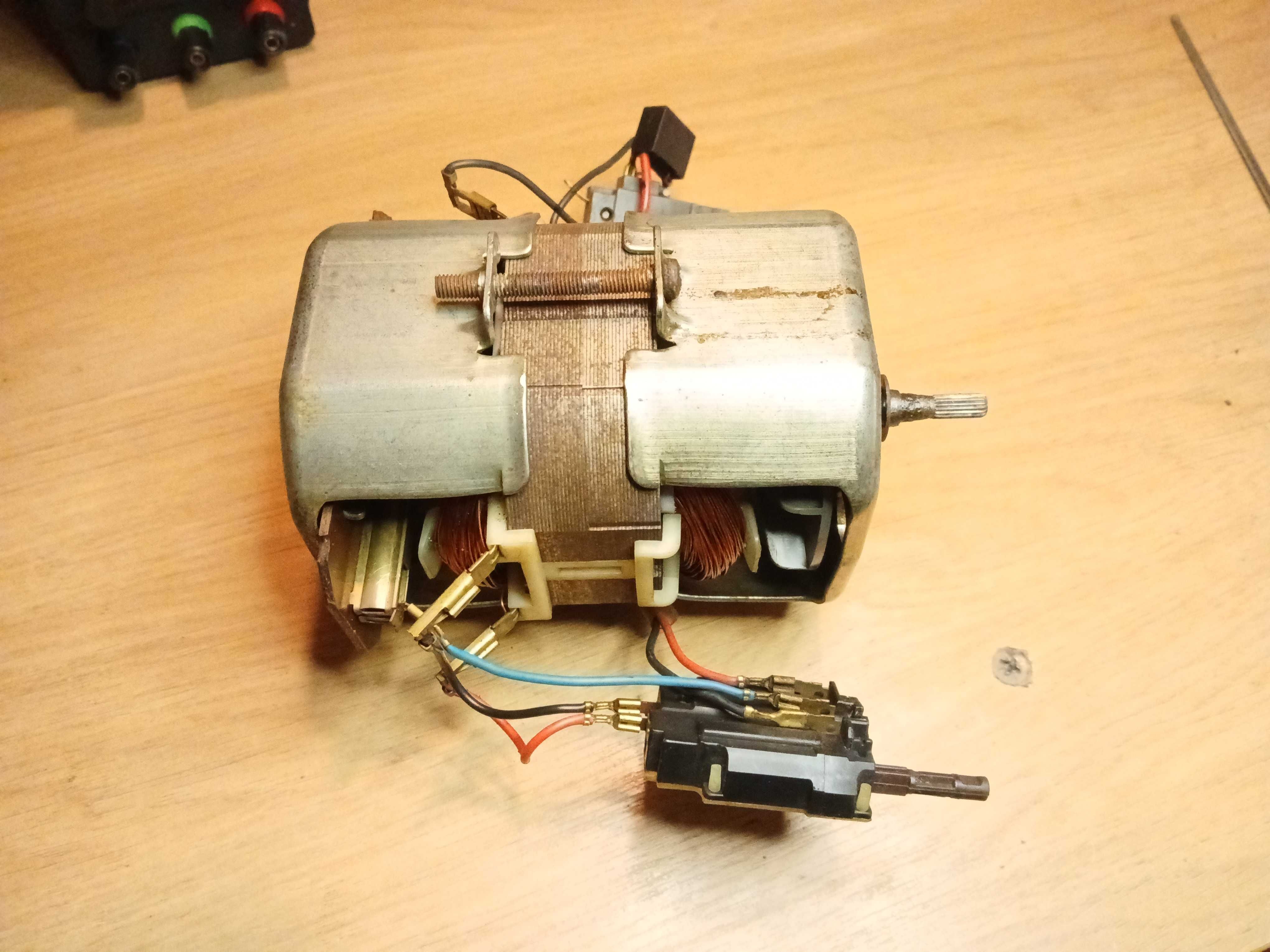 Motor 220V Corrente Alterna c/ Proteção