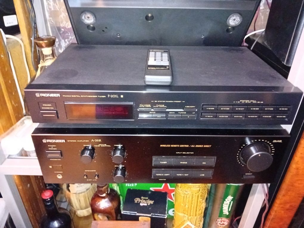 Amplificador da Pionner modelo A351R com sintonizador Pionner