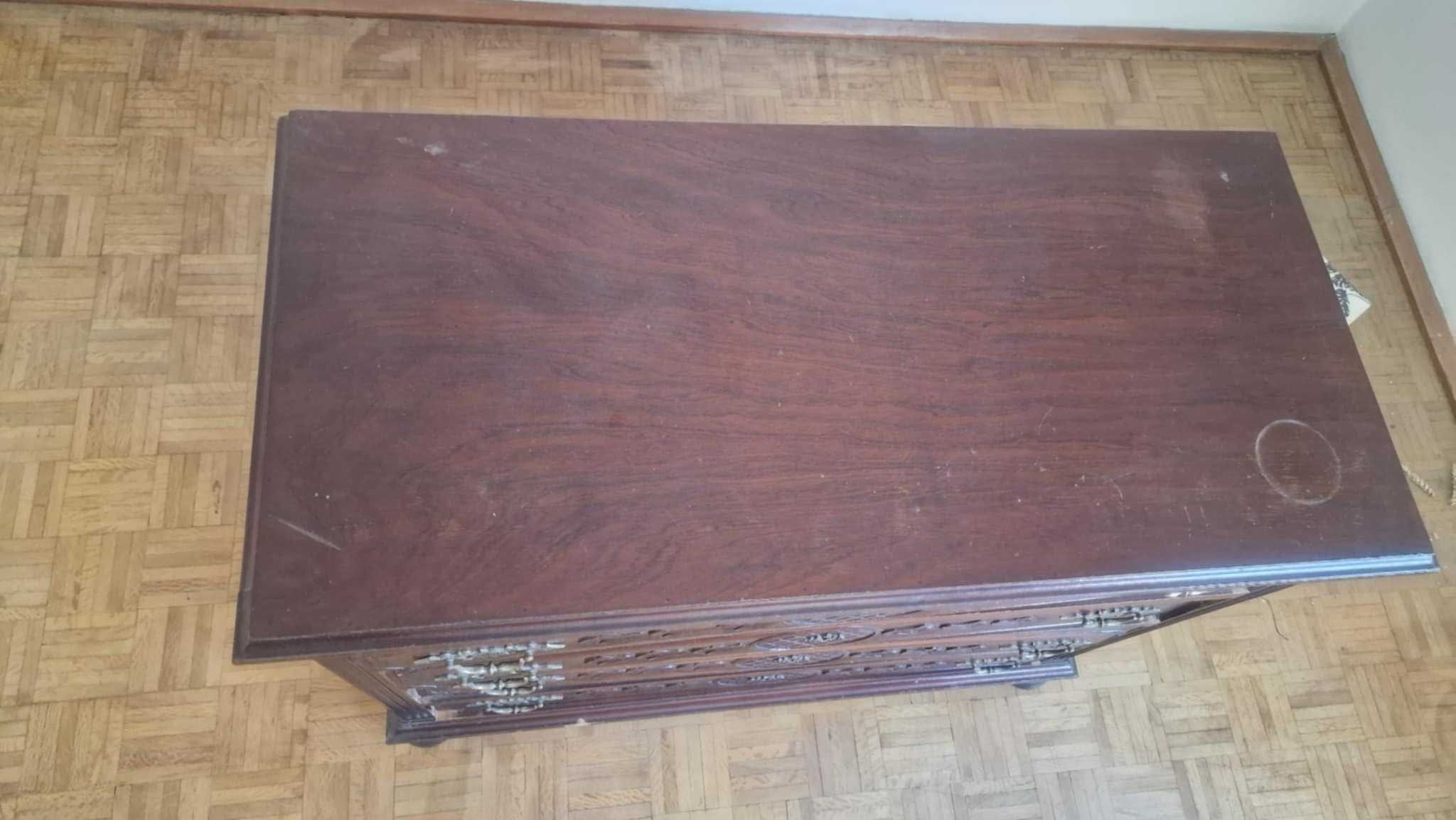 Cama antiga em madeira maciça- estilo clássico/vintage + cómoda