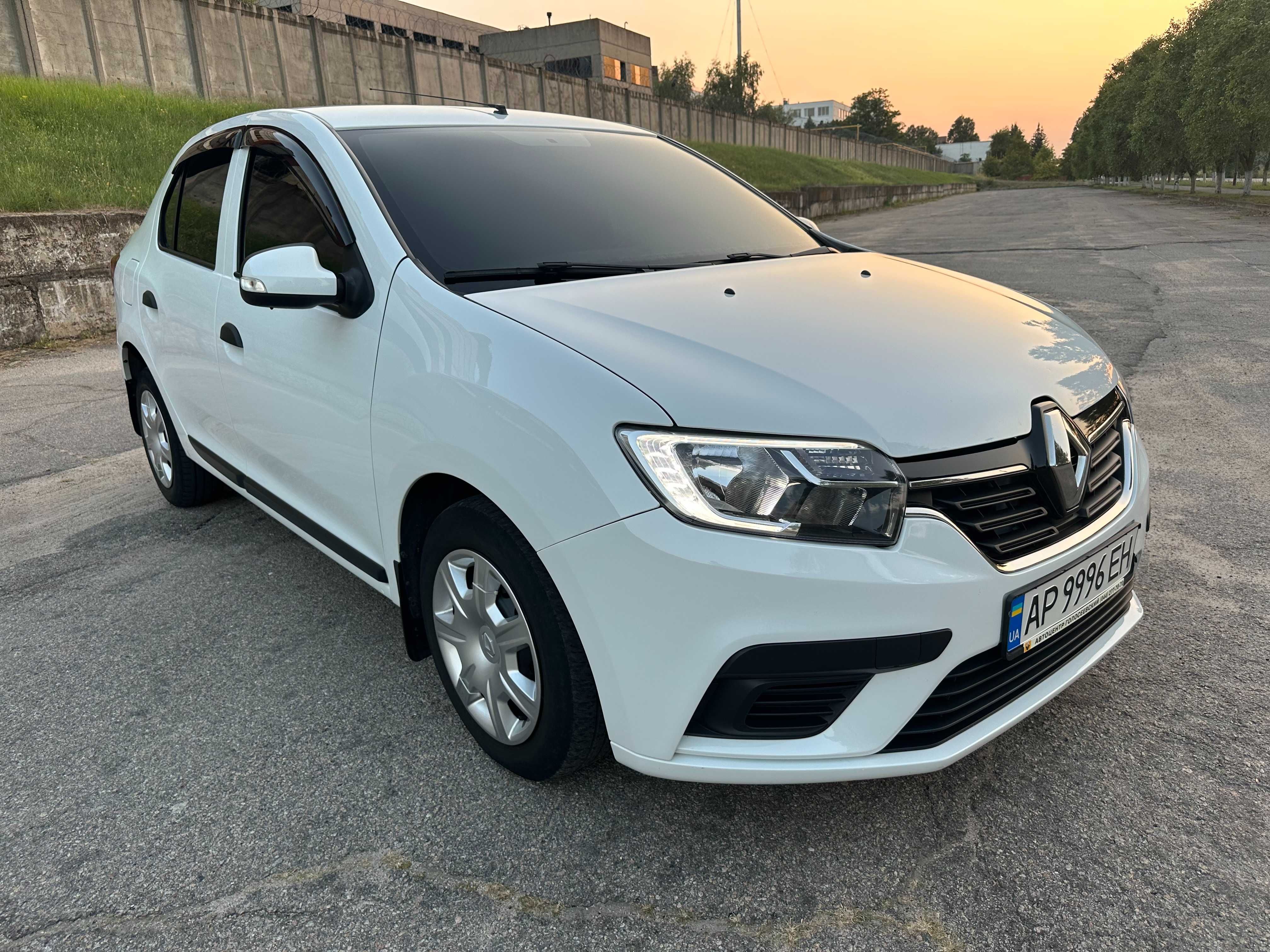 Продам RENAULT Logan II