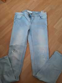 Spodnie jeansowe niebieskie jasne