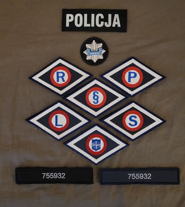 Zestaw naszywek policji