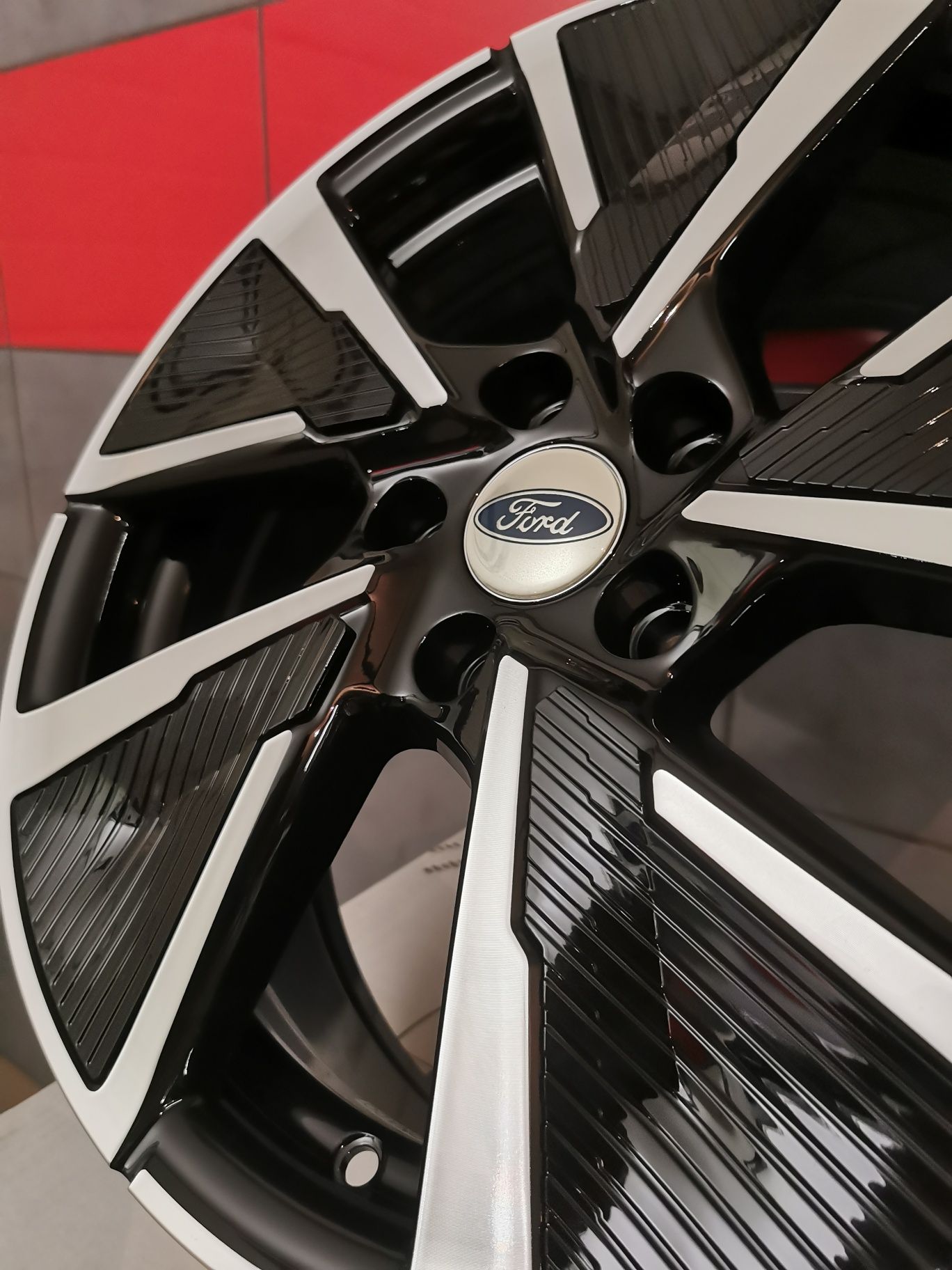 Felgi 17" 5x108 Ford ST MK5 Vignale Mondeo S-max C-max Focus Volvo