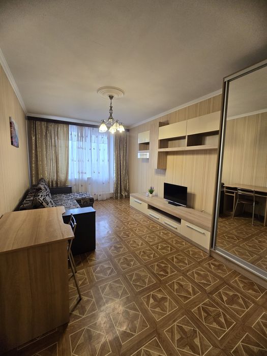 Сдам 2х комнатную у входа в метро Салтовская