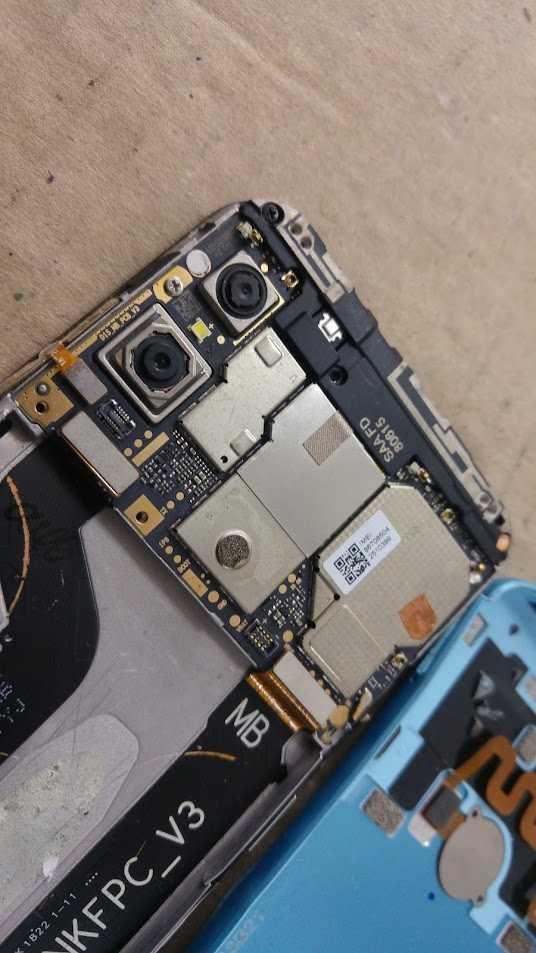 Телефон Xiaomi Mi A2 Lite (M1805D1SG)