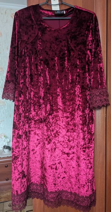 Плаття нарядне для прекрасних жінок