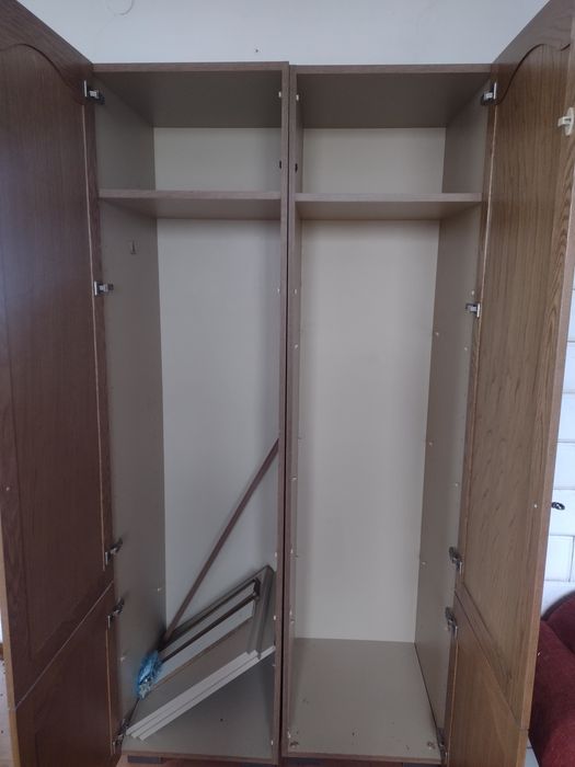 Szafa lub dwa słupki