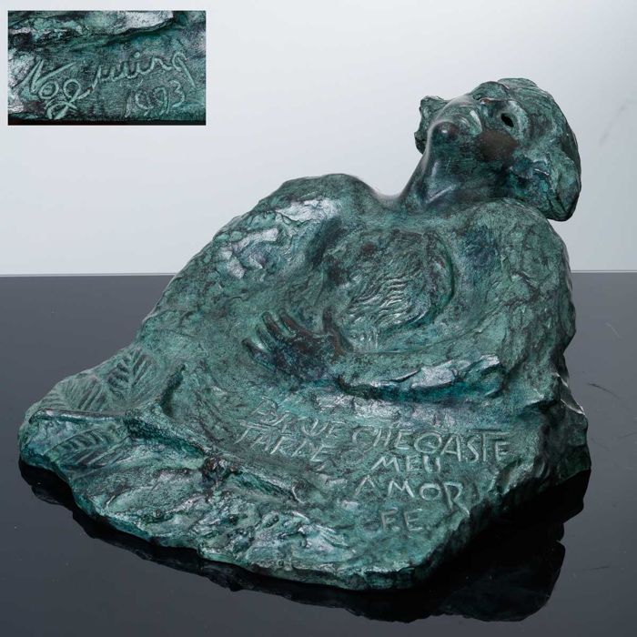 Escultura em bronze " Mulher Falcão "