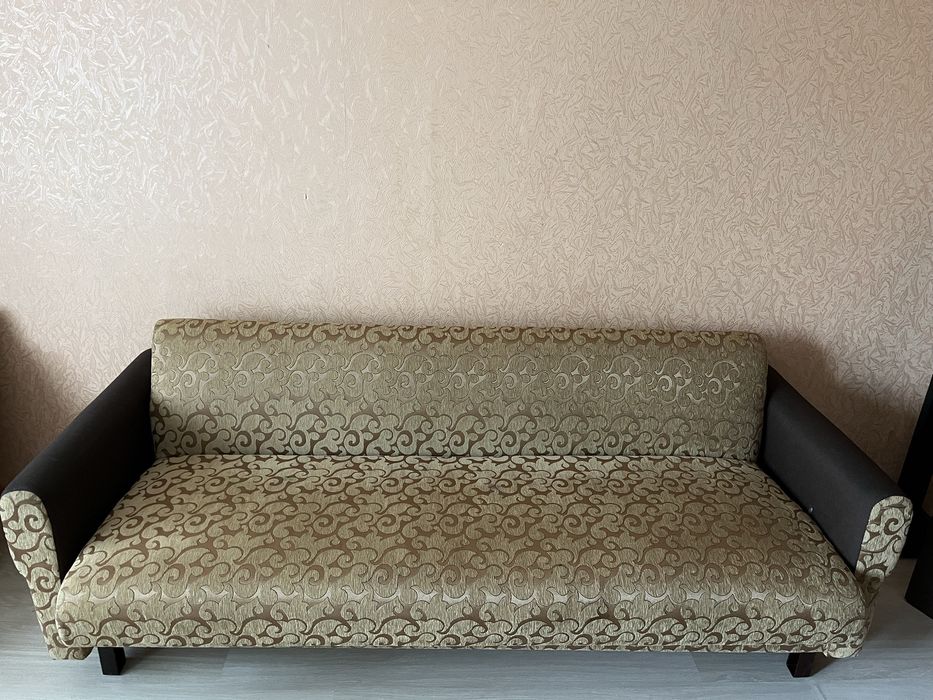 Продам диван книжка перетягнутий