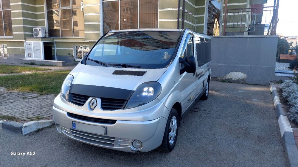 Продам рено трафік оригінальний пас довга база