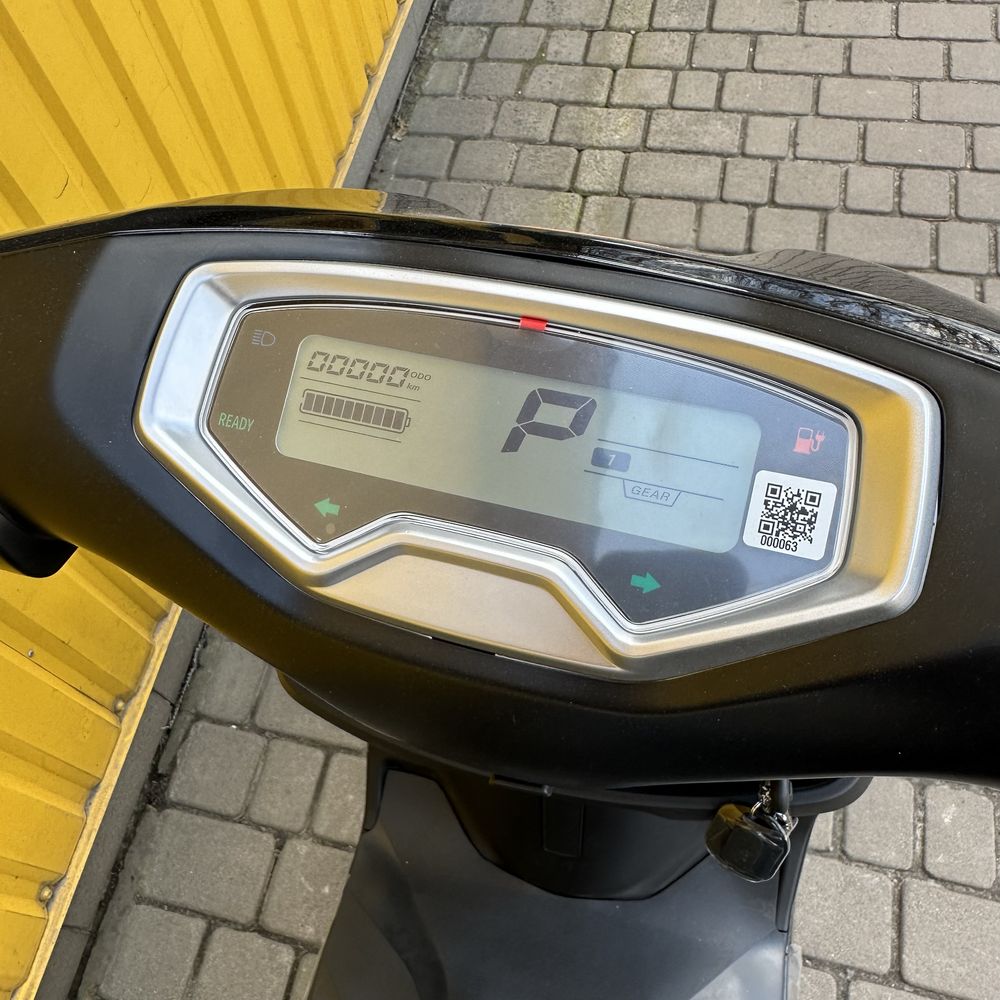 Новий електроскутер Yadea T9 2500W 72V20Ah електричний скутер