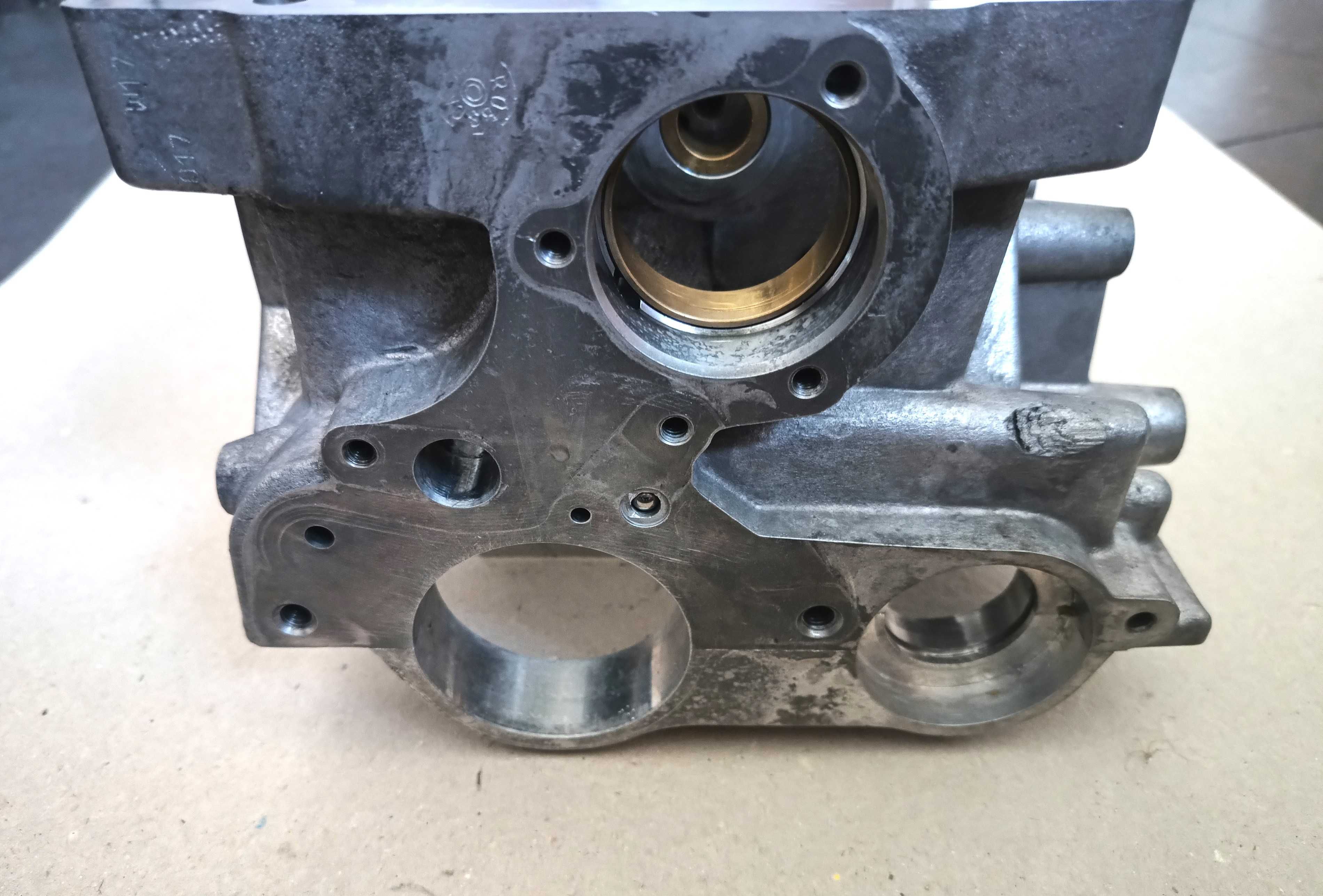 GŁOWICA Audi VW 2.5 TDI 10V Pomprowtr. AXD / R0701.03.373A / T5 Tuareg