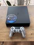PlayStation 4 Slim 500GB + FIFA 22 + pad + komplet kabli