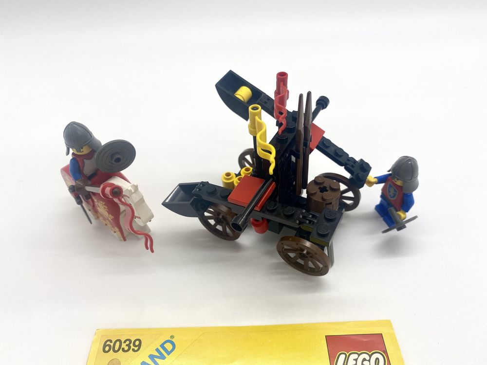 Lego Castle 6039: Twin-Arm Launcher