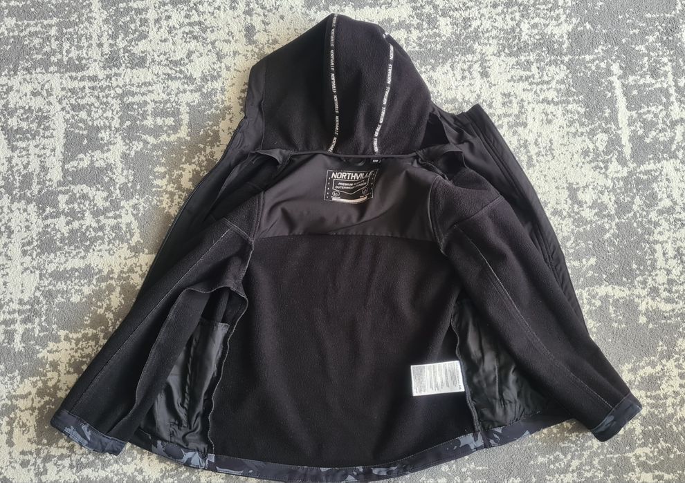 Kurtka Softsheel C&A 128 cm czarna