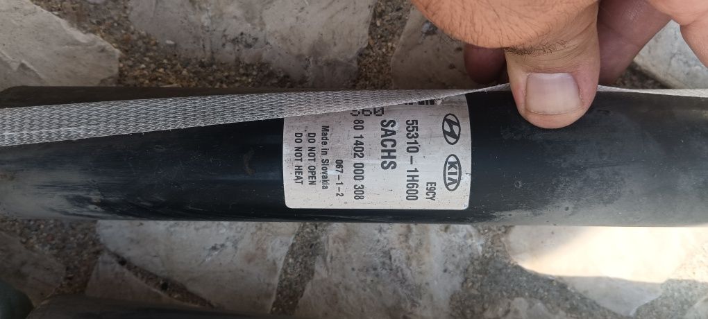 KIA Ceed SW Amortecedor traseiro EAN 4059191340194