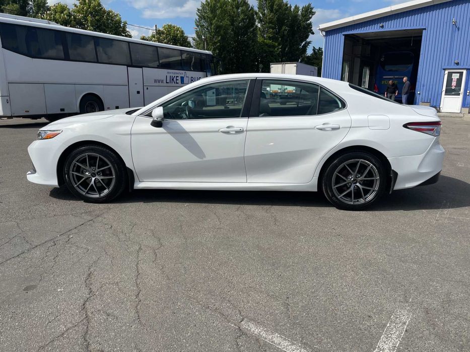 Продам Toyota Camry 2019