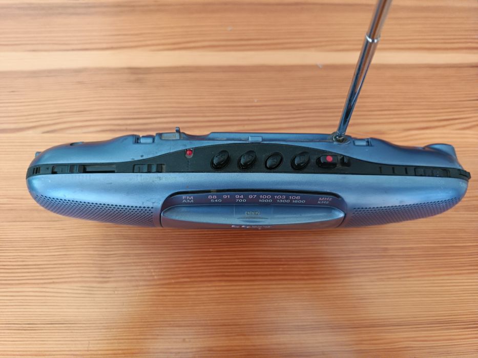 Retro radiomagnetofon Sony gfs-e2