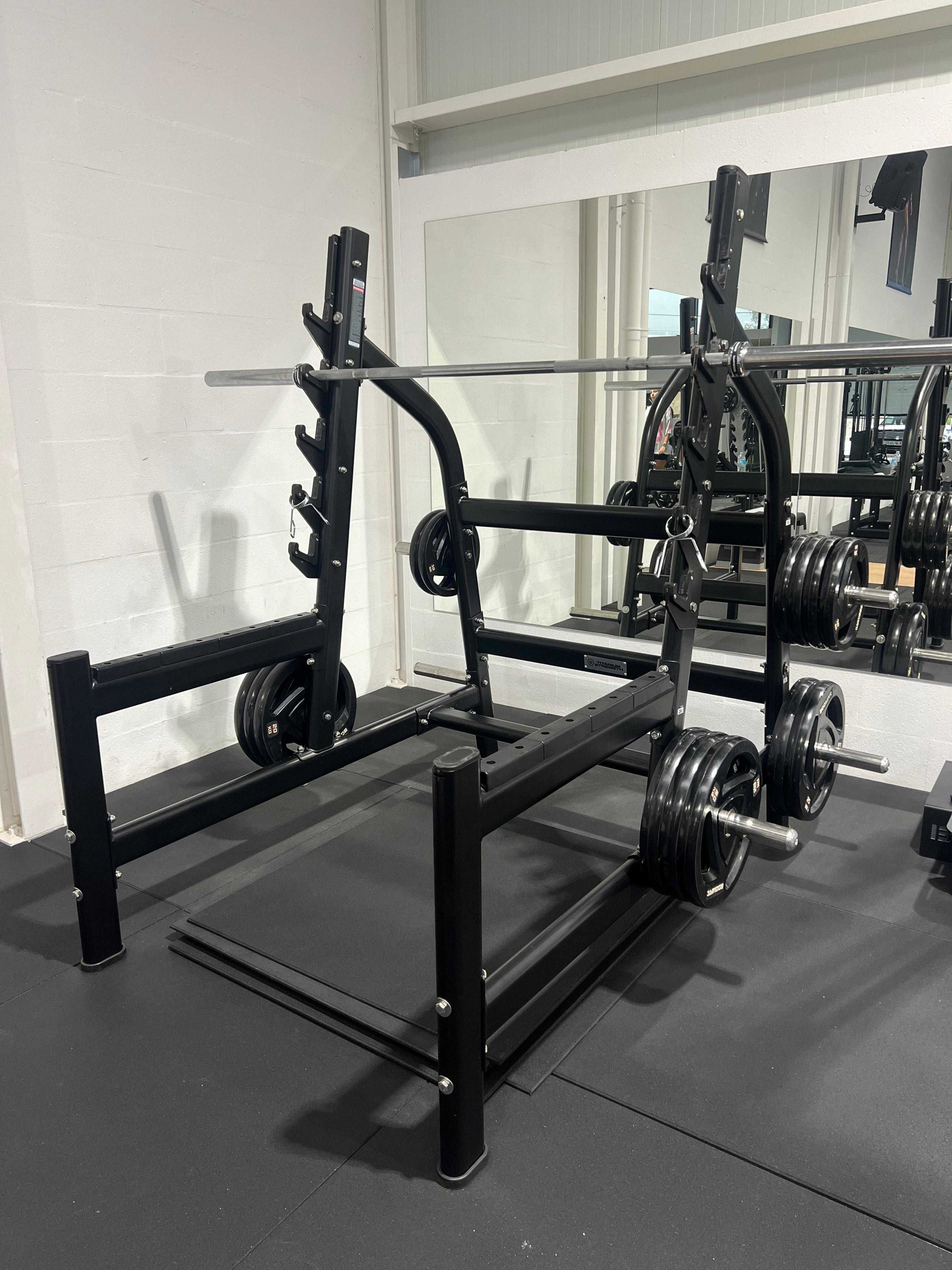 Rack Agachamentos Olímpico Black Series Titanium Strengh