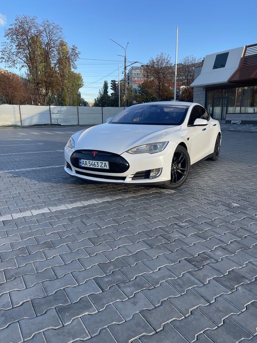 Tesla model S новая батарея новый мотор
