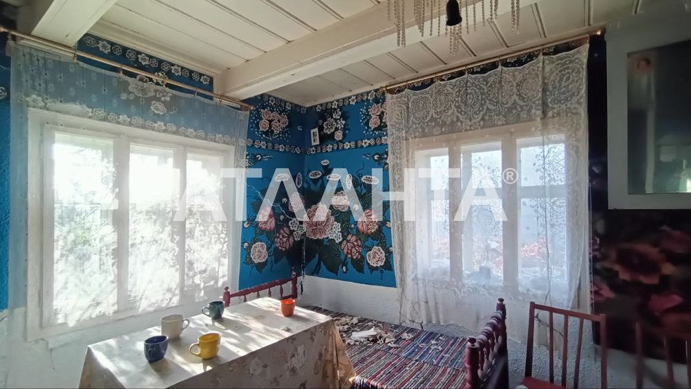 Будинок з ділянкою  50 сотих і новим фундаментом