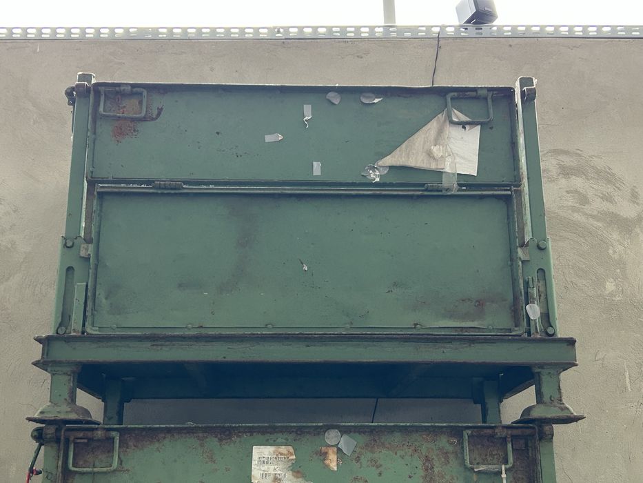 Metalowe skrzynie paletowe pojemniki