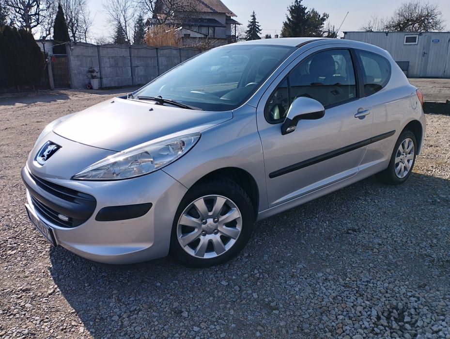 Peugeot 207 1.4 , super stan.